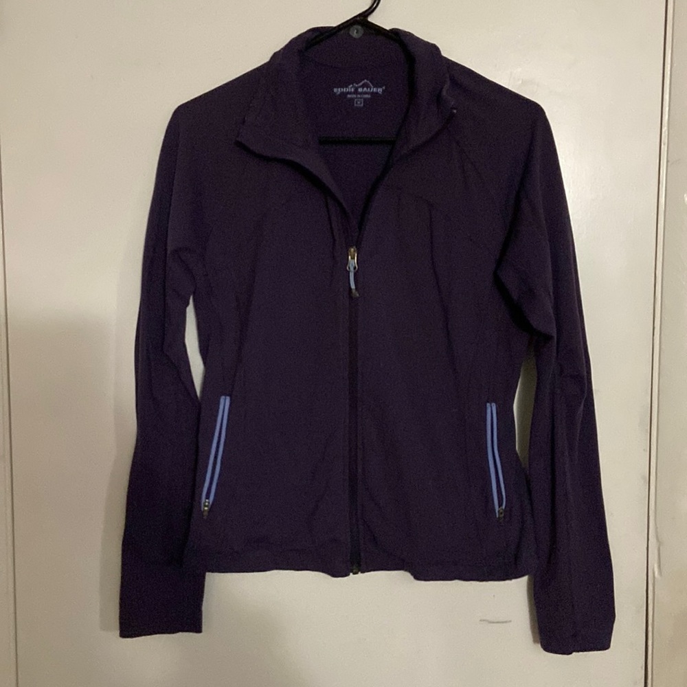 Purple jacket good condition the brand is Eddie Bauer.